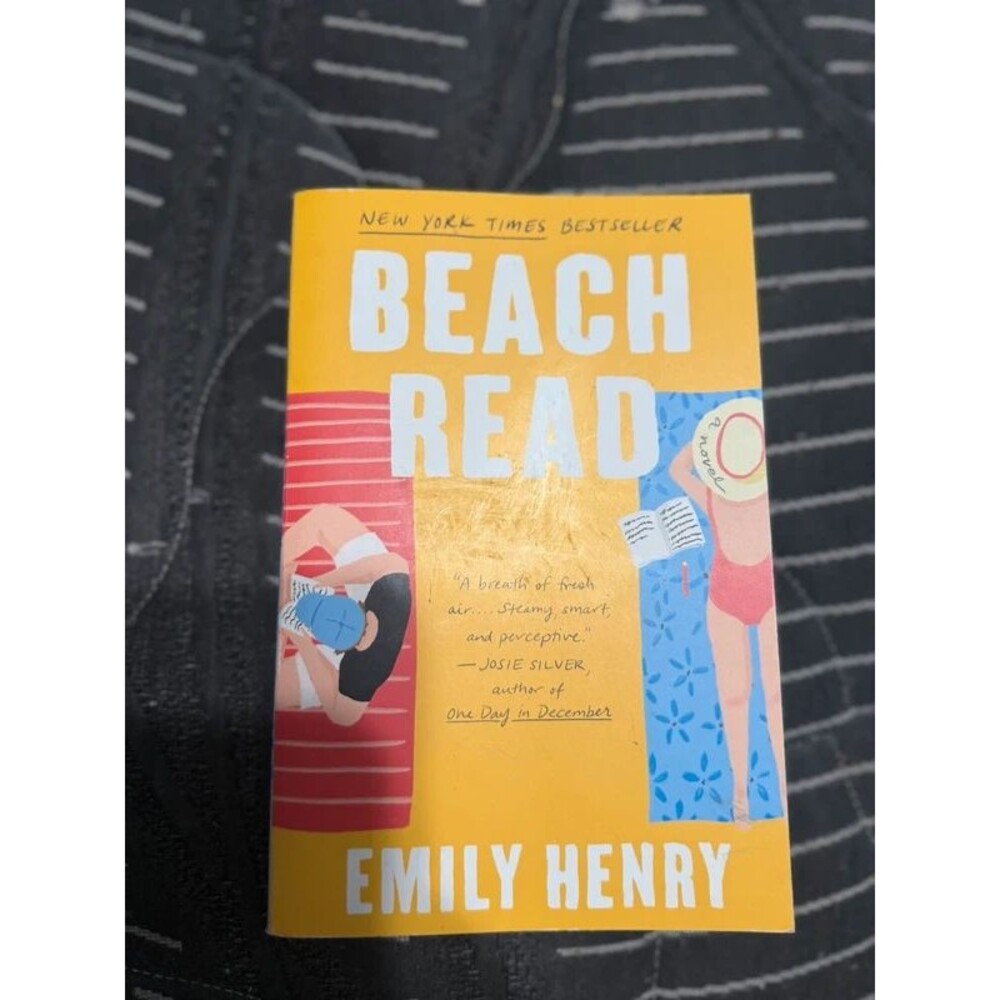 Beach Read by Emily Henry